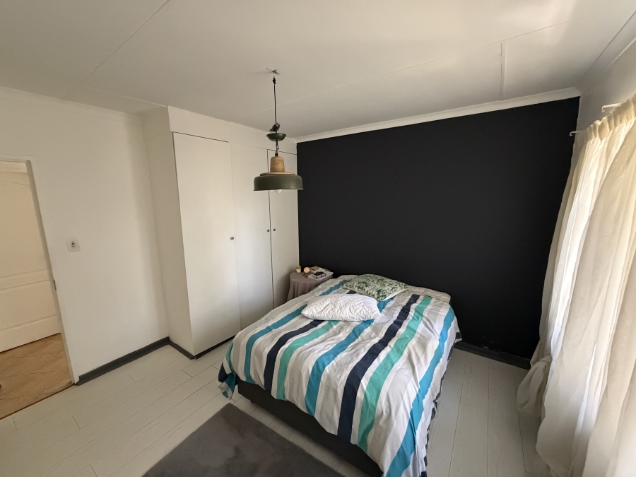 4 Bedroom Property for Sale in Sonneveld Gauteng