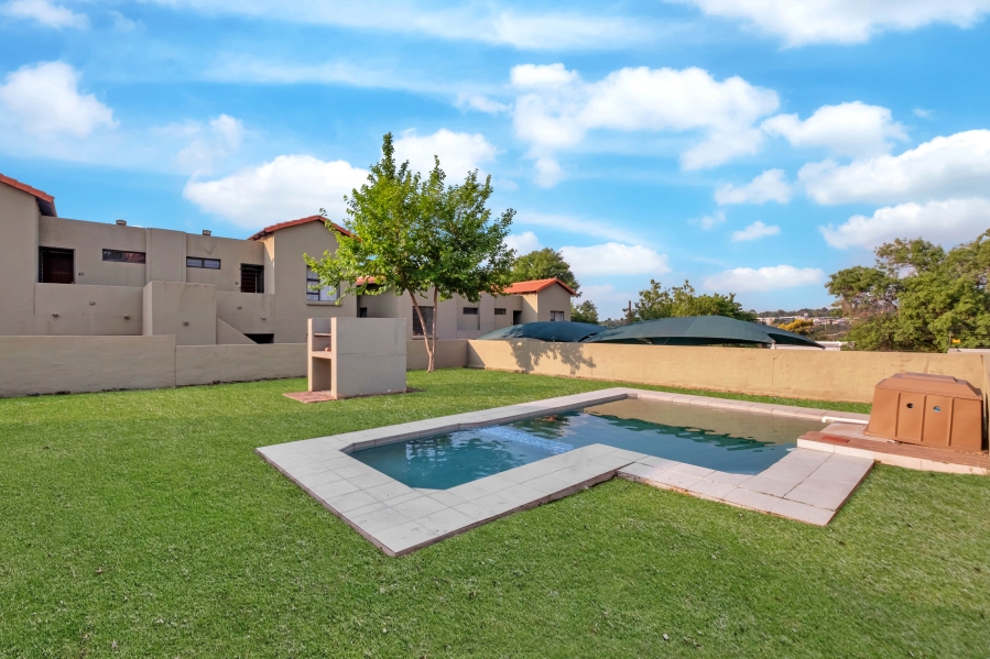 1 Bedroom Property for Sale in Ferndale Gauteng