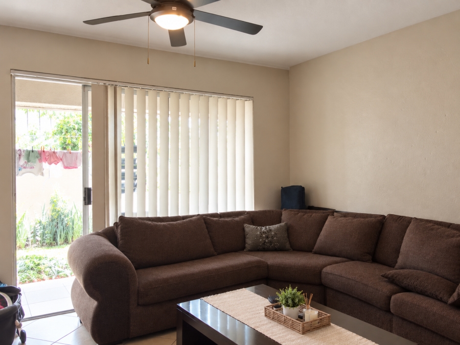 To Let 1 Bedroom Property for Rent in Alberante Gauteng