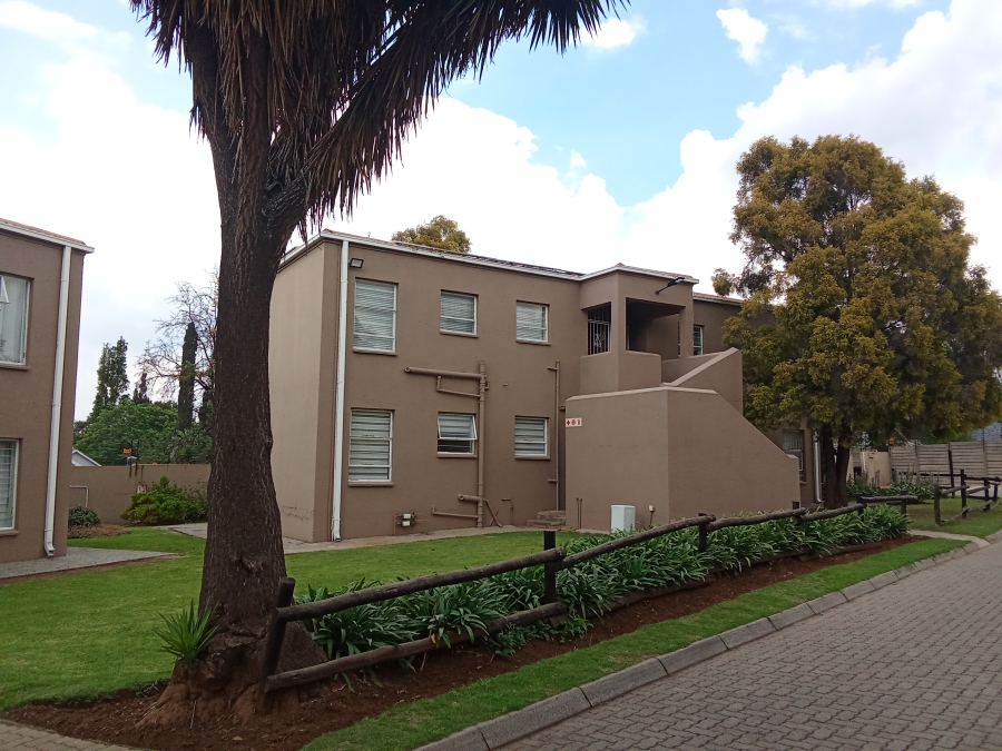 To Let 1 Bedroom Property for Rent in Alberante Gauteng