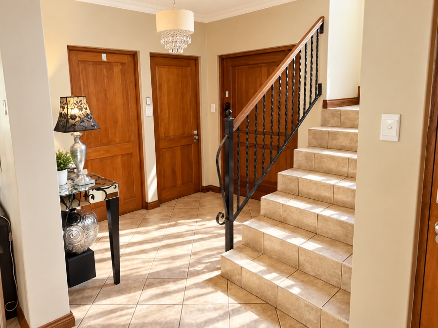 5 Bedroom Property for Sale in Midstream Estate Gauteng
