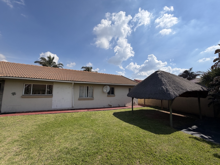 4 Bedroom Property for Sale in Sonneveld Gauteng