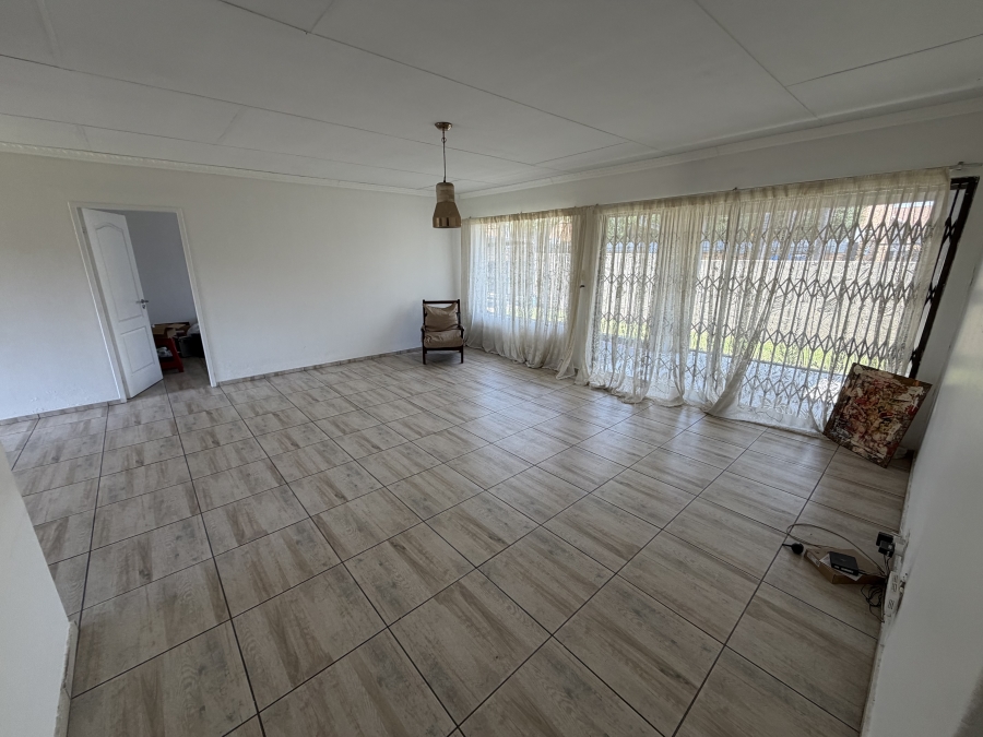 4 Bedroom Property for Sale in Sonneveld Gauteng