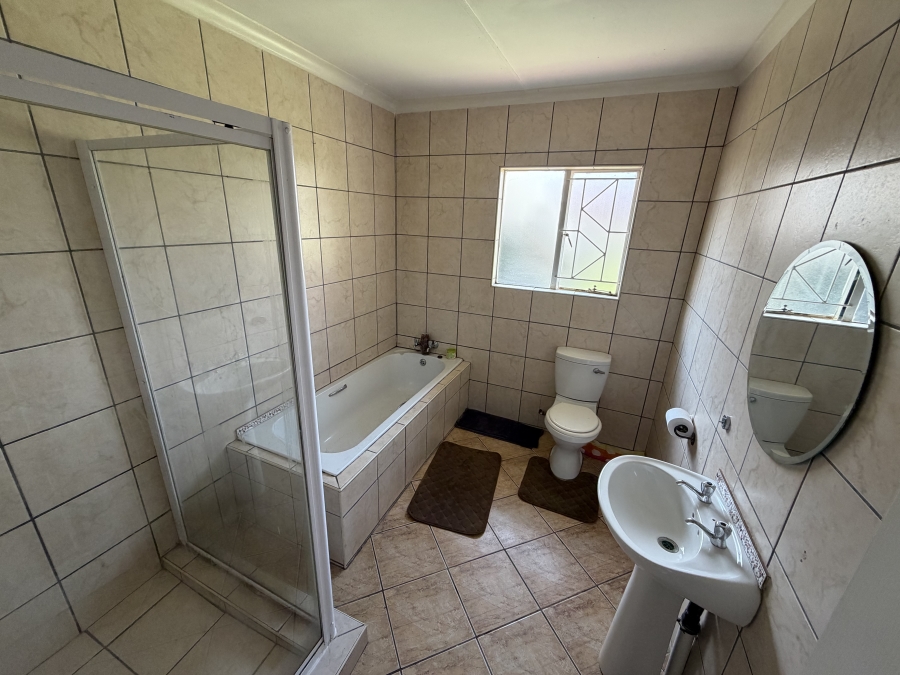 4 Bedroom Property for Sale in Sonneveld Gauteng
