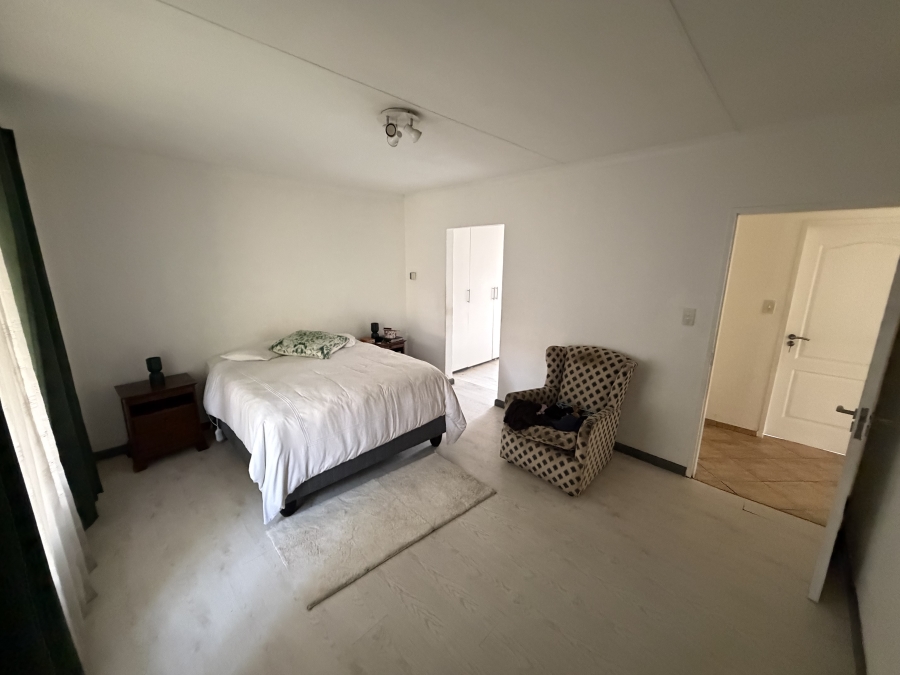 4 Bedroom Property for Sale in Sonneveld Gauteng