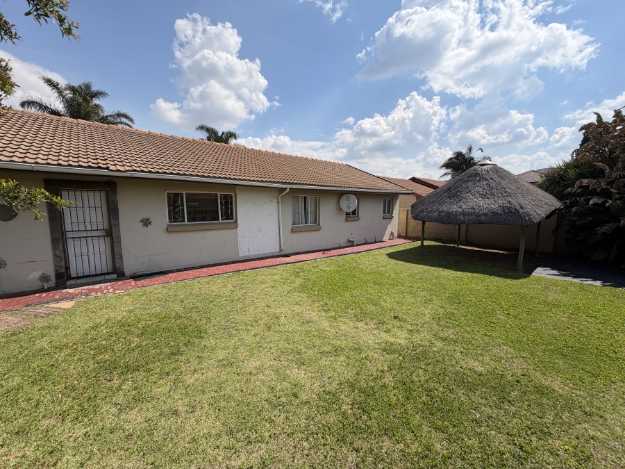 4 Bedroom Property for Sale in Sonneveld Gauteng