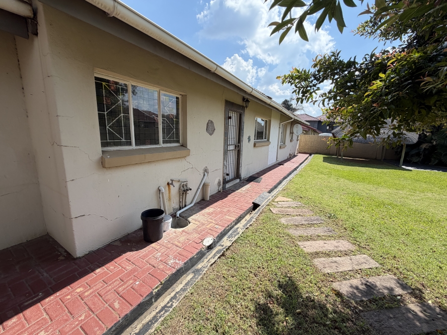 4 Bedroom Property for Sale in Sonneveld Gauteng
