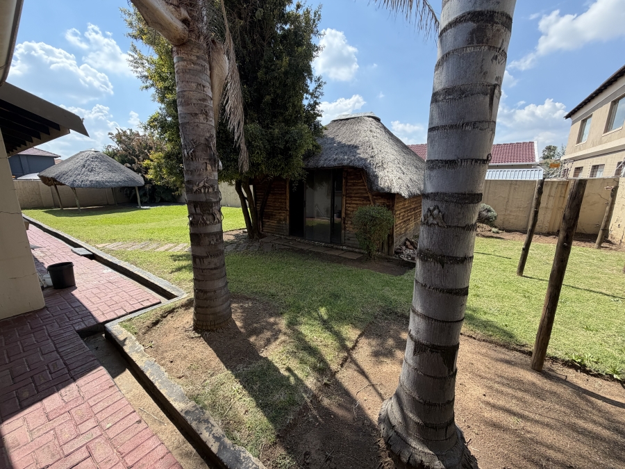 4 Bedroom Property for Sale in Sonneveld Gauteng
