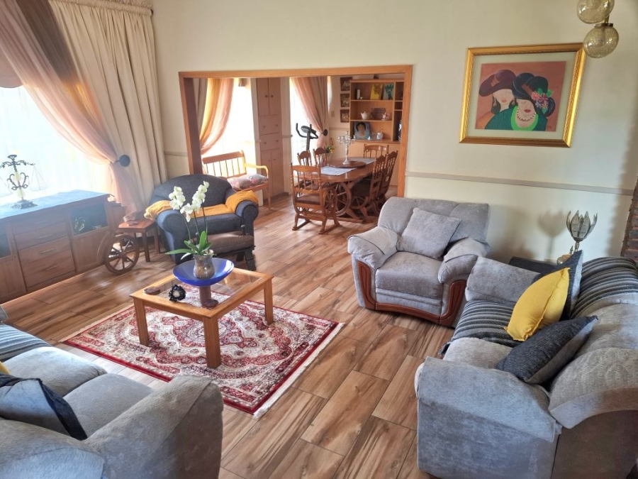 3 Bedroom Property for Sale in Helikonpark Gauteng