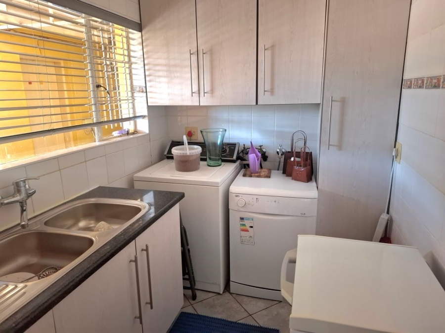 3 Bedroom Property for Sale in Helikonpark Gauteng