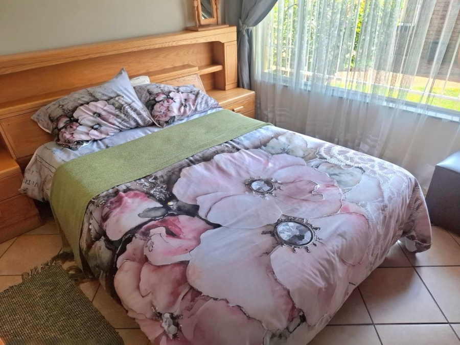 3 Bedroom Property for Sale in Helikonpark Gauteng