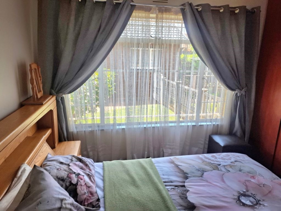 3 Bedroom Property for Sale in Helikonpark Gauteng