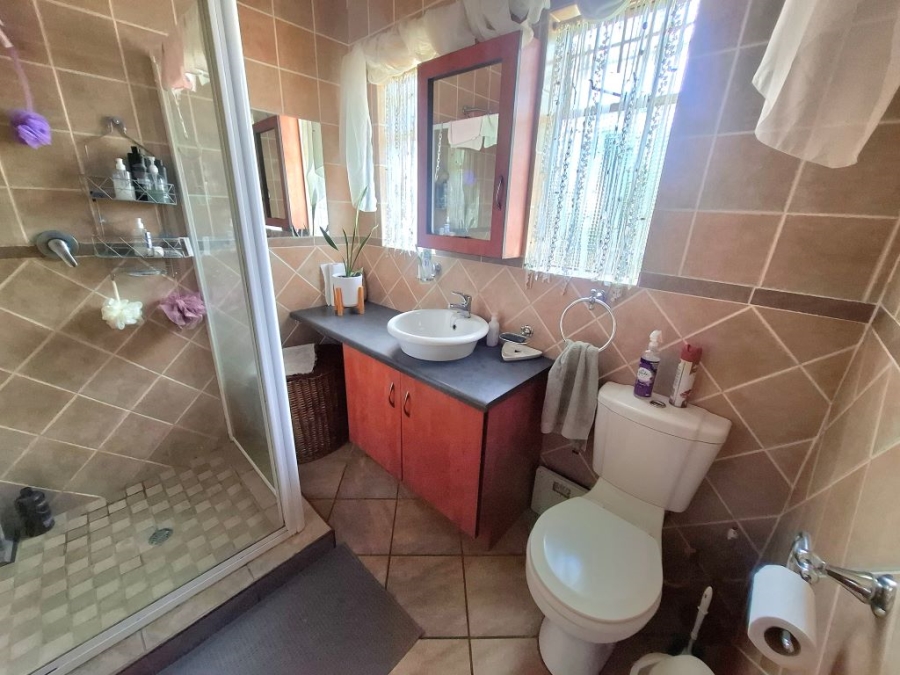 3 Bedroom Property for Sale in Helikonpark Gauteng