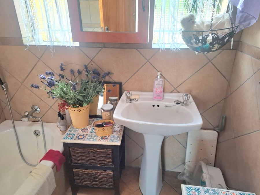 3 Bedroom Property for Sale in Helikonpark Gauteng