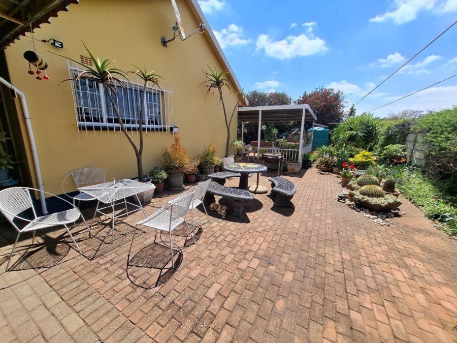3 Bedroom Property for Sale in Helikonpark Gauteng