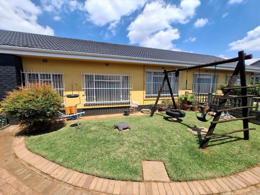 3 Bedroom Property for Sale in Helikonpark Gauteng