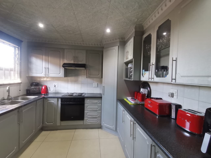 3 Bedroom Property for Sale in Katlehong South Gauteng