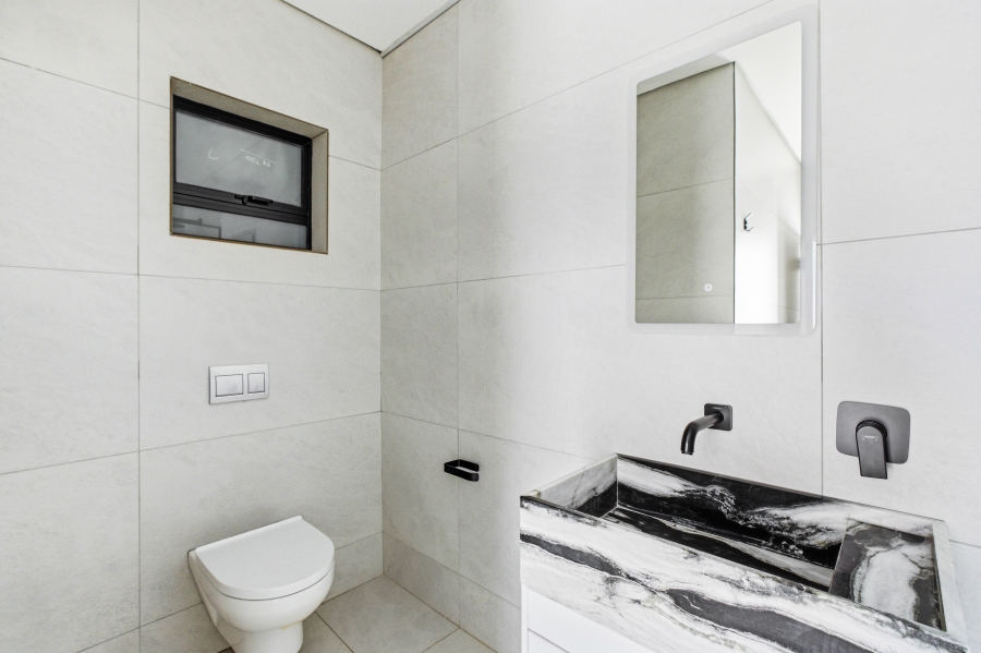2 Bedroom Property for Sale in Broadacres Gauteng