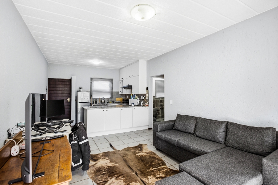 1 Bedroom Property for Sale in Magaliessig Gauteng