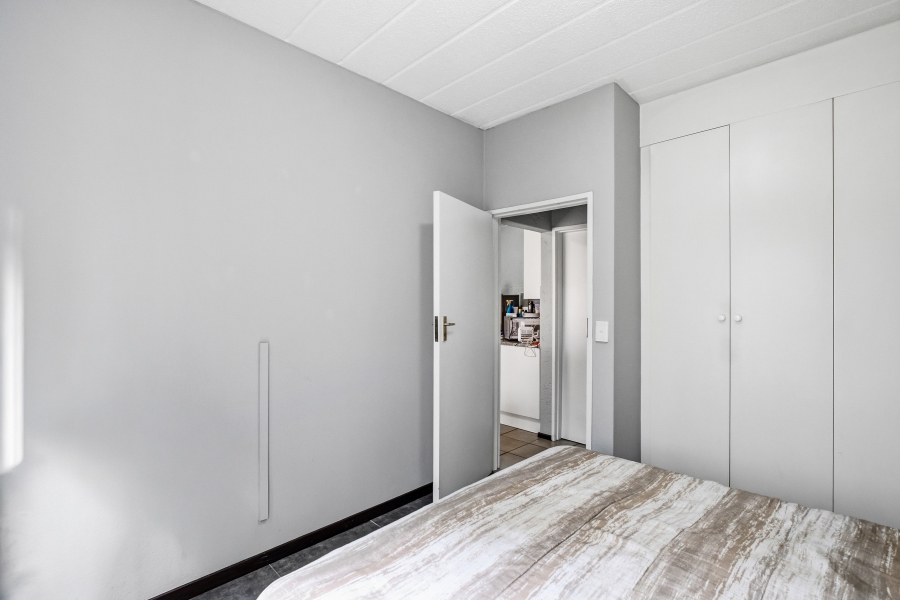 1 Bedroom Property for Sale in Magaliessig Gauteng