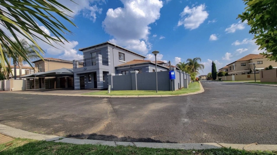 3 Bedroom Property for Sale in Sonneveld Gauteng