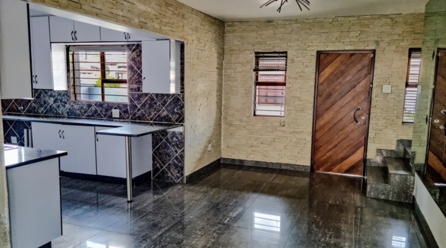 3 Bedroom Property for Sale in Sonneveld Gauteng