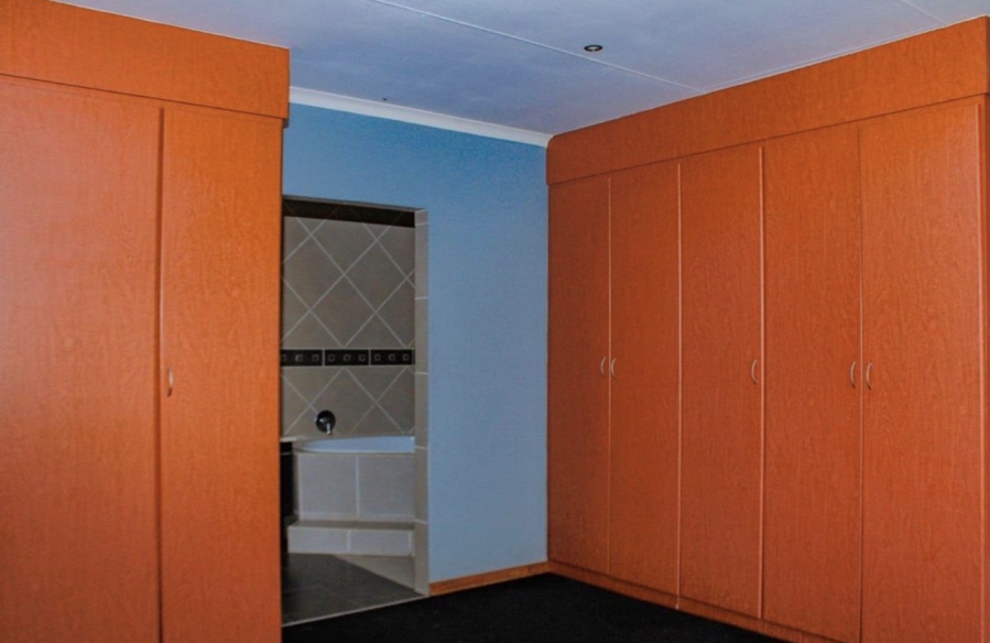 3 Bedroom Property for Sale in Sonneveld Gauteng