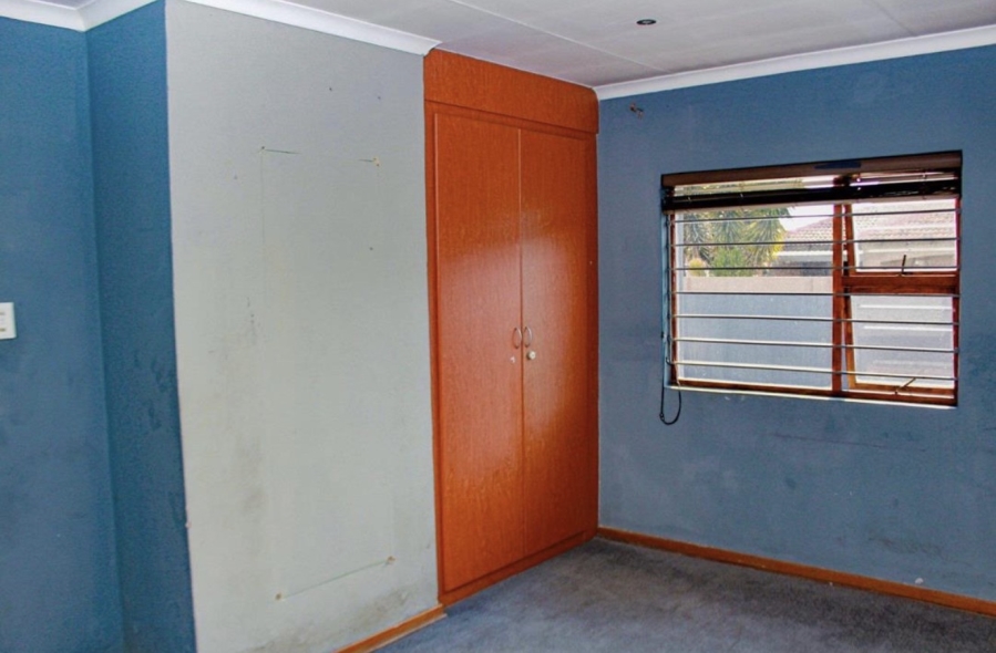 3 Bedroom Property for Sale in Sonneveld Gauteng