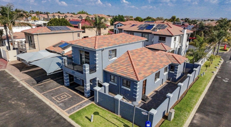3 Bedroom Property for Sale in Sonneveld Gauteng