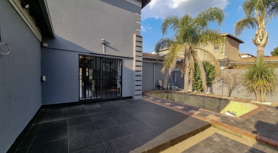 3 Bedroom Property for Sale in Sonneveld Gauteng
