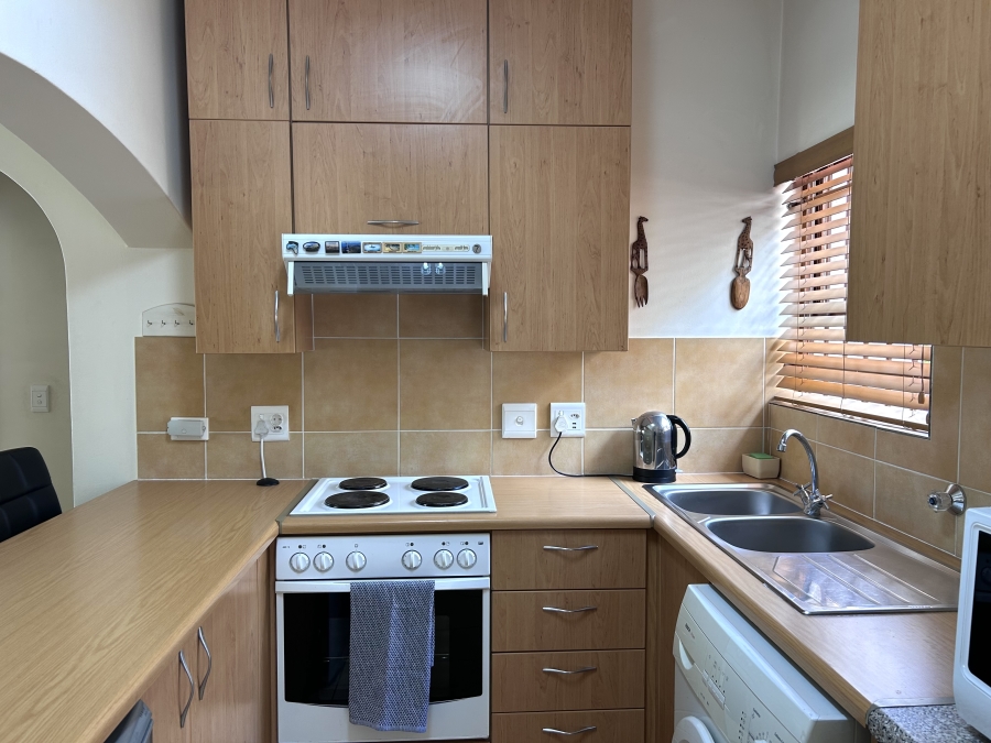 To Let 1 Bedroom Property for Rent in Waverley Gauteng