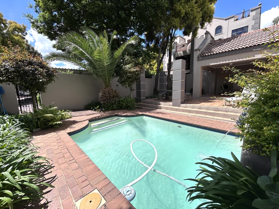 To Let 1 Bedroom Property for Rent in Waverley Gauteng