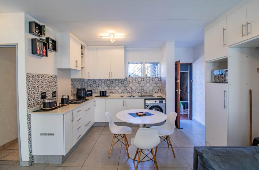 2 Bedroom Property for Sale in Mulbarton Gauteng