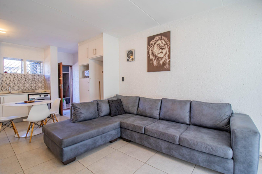 2 Bedroom Property for Sale in Mulbarton Gauteng