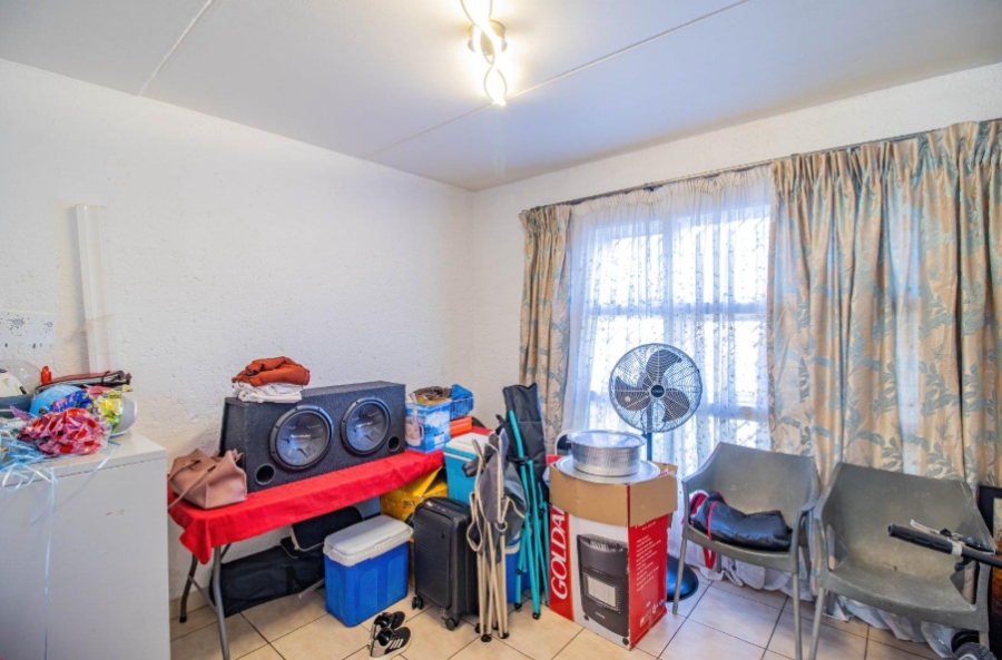 2 Bedroom Property for Sale in Mulbarton Gauteng