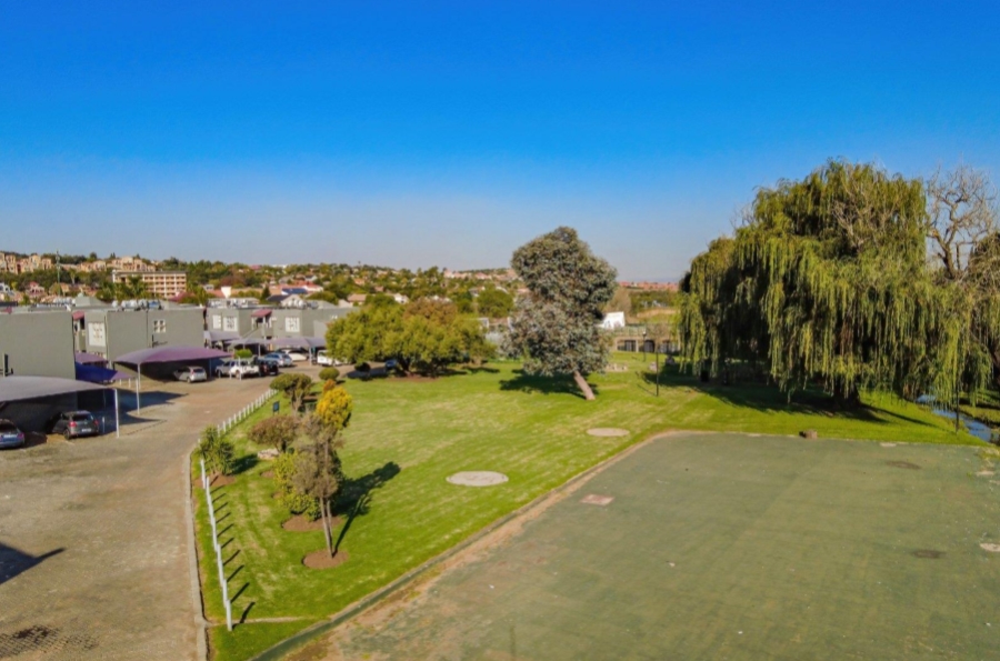 2 Bedroom Property for Sale in Mulbarton Gauteng