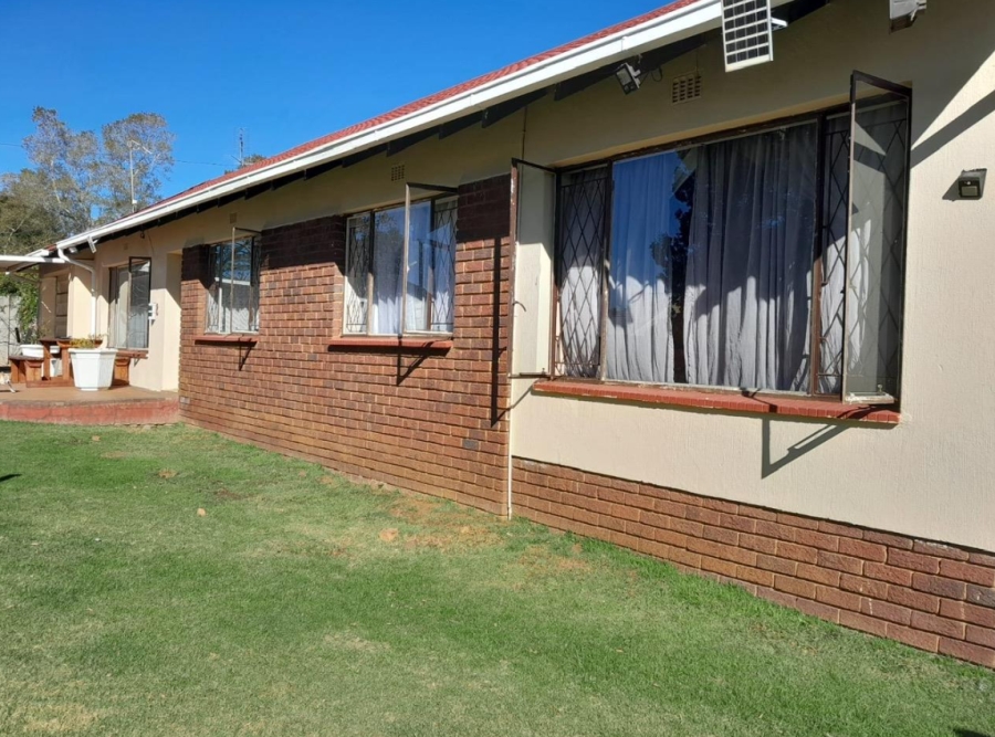 3 Bedroom Property for Sale in Brackendowns Gauteng