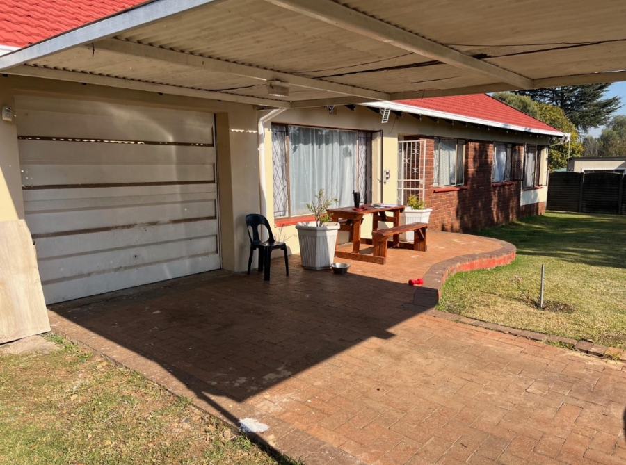 3 Bedroom Property for Sale in Brackendowns Gauteng