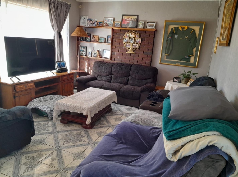 3 Bedroom Property for Sale in Brackendowns Gauteng