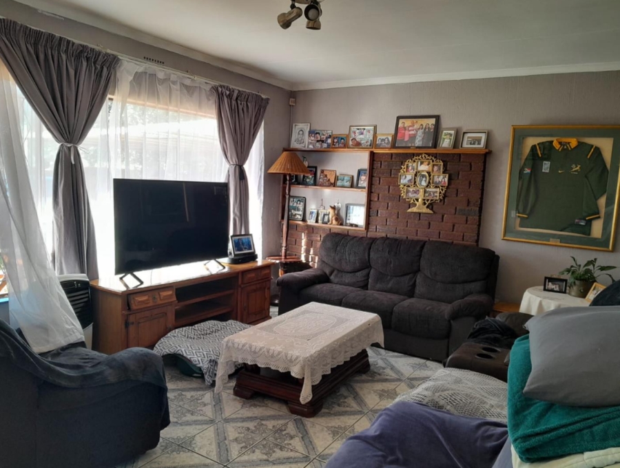 3 Bedroom Property for Sale in Brackendowns Gauteng