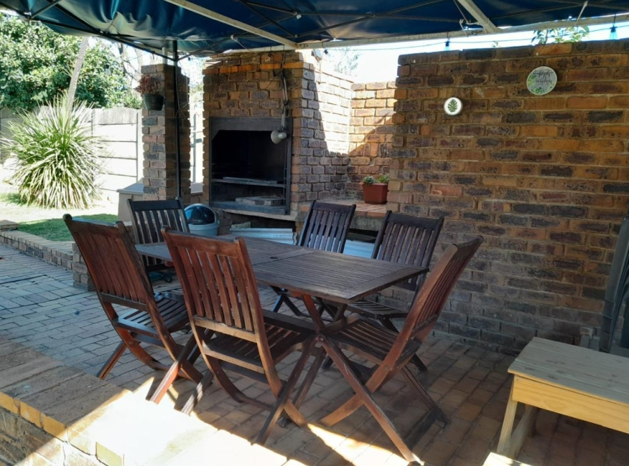 3 Bedroom Property for Sale in Brackendowns Gauteng