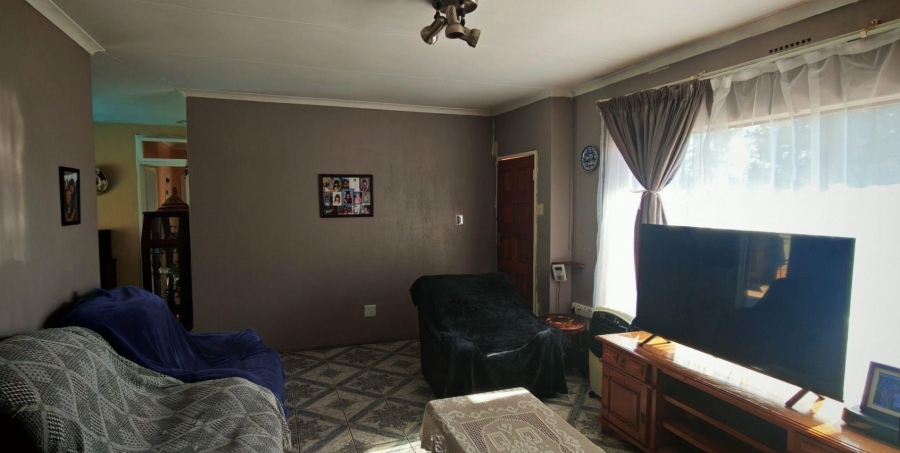 3 Bedroom Property for Sale in Brackendowns Gauteng