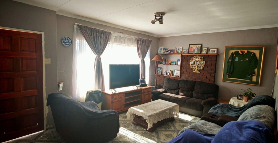 3 Bedroom Property for Sale in Brackendowns Gauteng