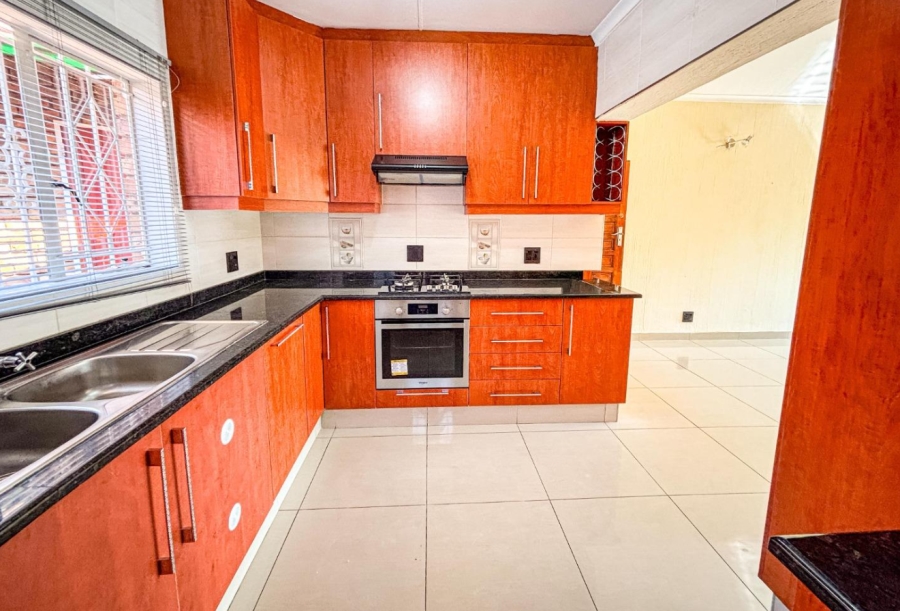 3 Bedroom Property for Sale in Bassonia Gauteng