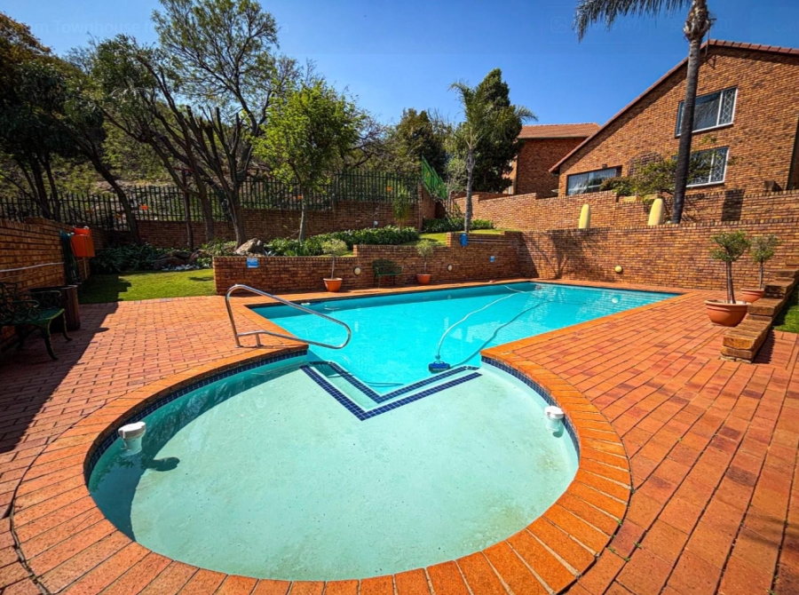 3 Bedroom Property for Sale in Bassonia Gauteng