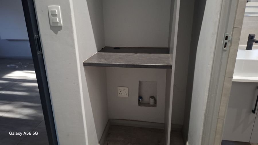 2 Bedroom Property for Sale in Alphen Park Gauteng