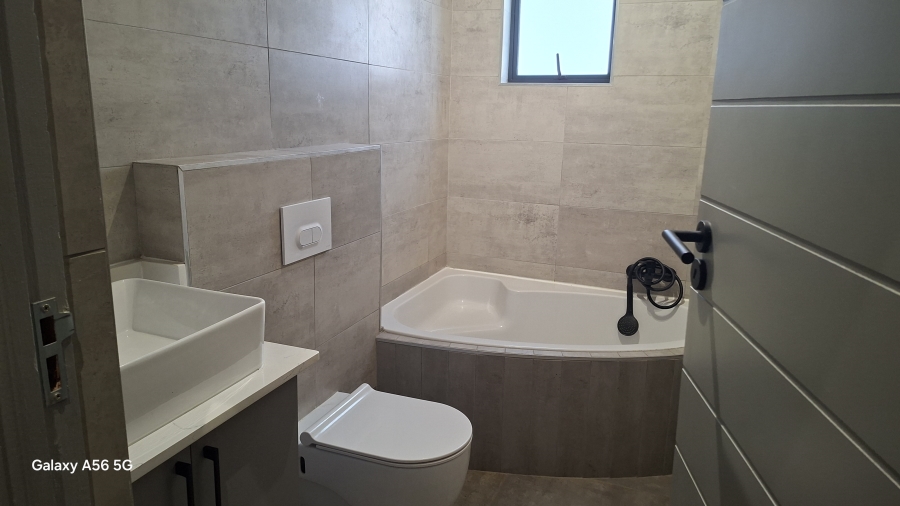 2 Bedroom Property for Sale in Alphen Park Gauteng