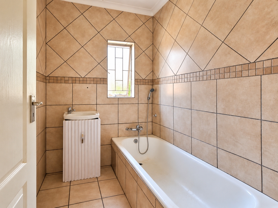 3 Bedroom Property for Sale in Rensburg Gauteng