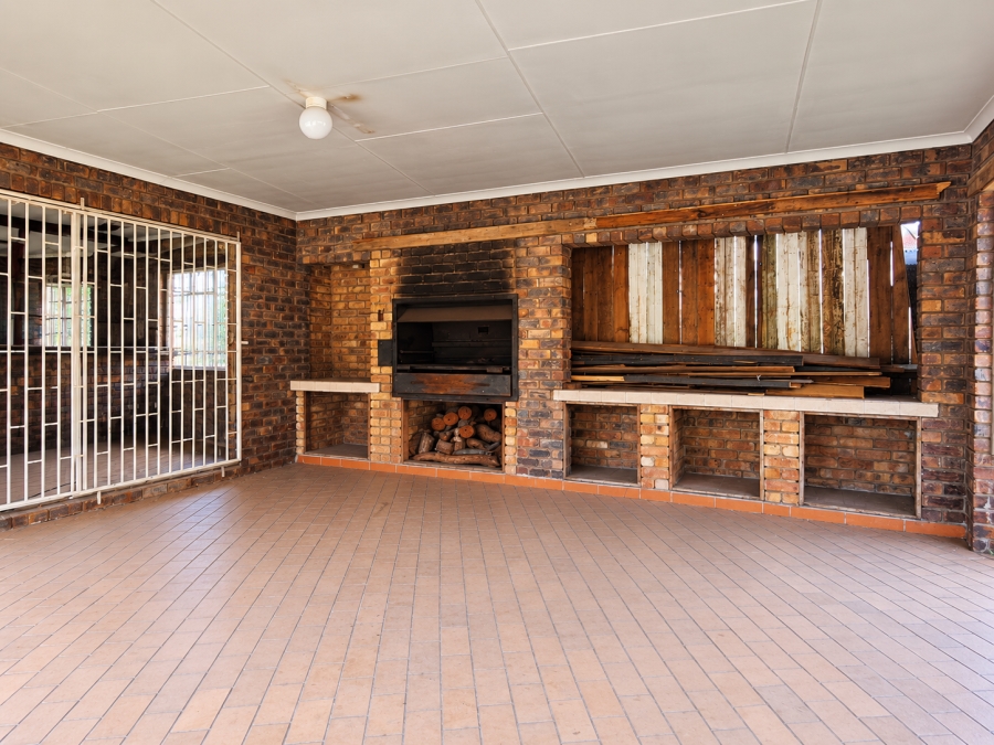 3 Bedroom Property for Sale in Rensburg Gauteng