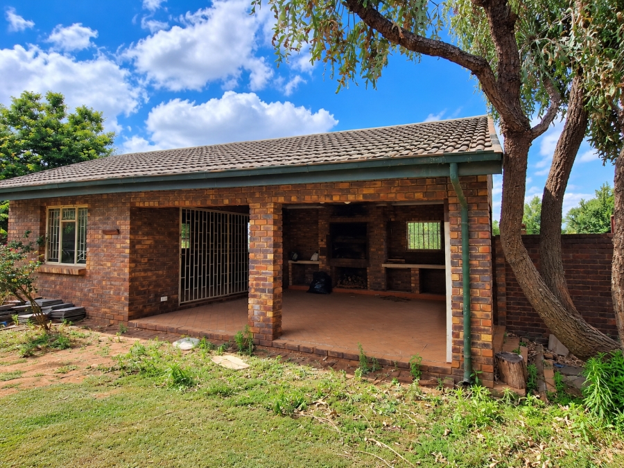 3 Bedroom Property for Sale in Rensburg Gauteng
